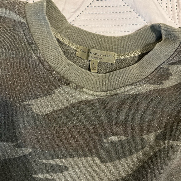 Camo Crewneck - Picture 2 of 2